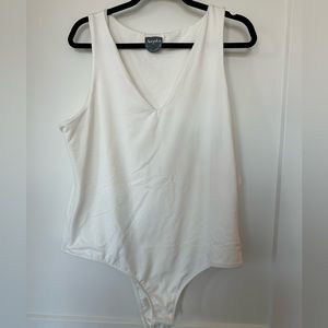 Arula White V-neck bodysuit